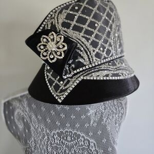 NWT Mr Hi's Ladies Classic Elegant Cloche Formal Event Hat Satin Embellished